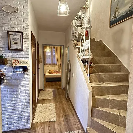 招待所 Hei Taka *